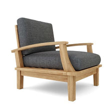 Remarkable 6-Piece Arm-Chair Set For Momentous Occasions With Friends & Family, Turns Your Patio Into an Impressive Alcove.